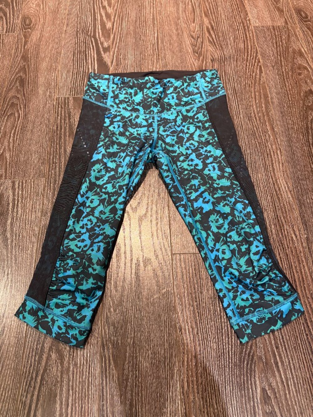 Lululemon Stop At Nothing Crop Floral Capri Leggings